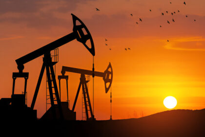 Oil Market Paradox: sudden drop in Crude oil Prices